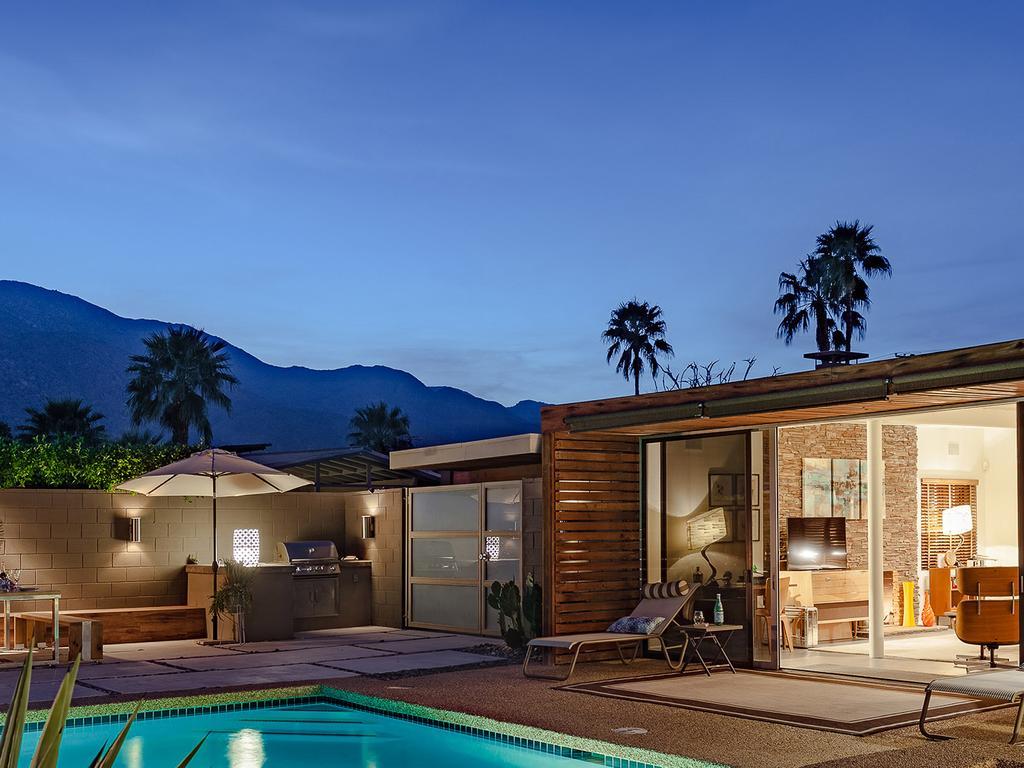 Lucy Im Home By Acme House Company Palm Springs Exterior photo