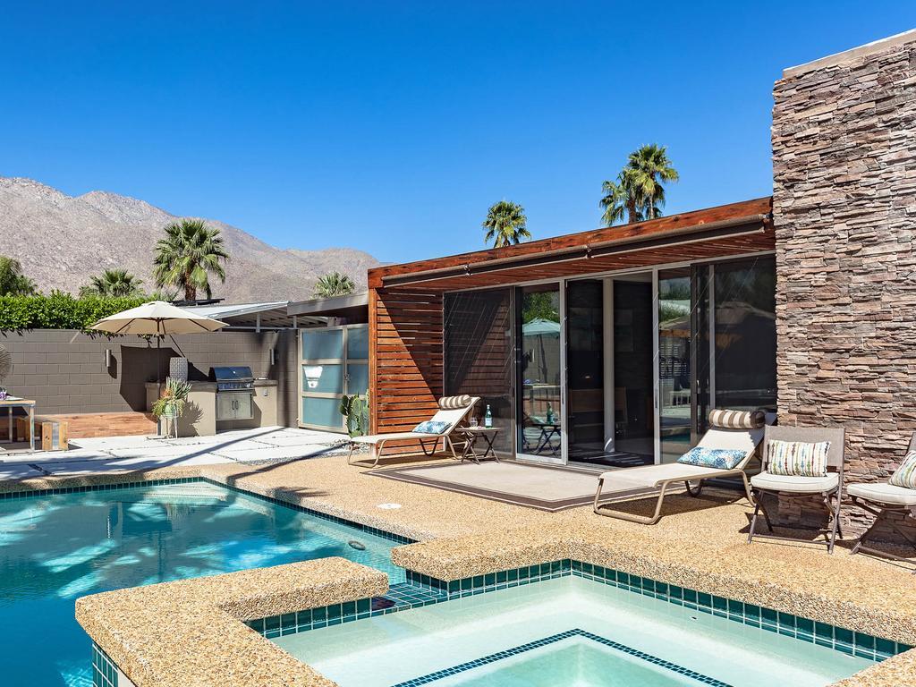 Lucy Im Home By Acme House Company Palm Springs Exterior photo